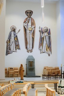 Figurengruppe (Jesus, Maria und Hl. Michael) Bild 2